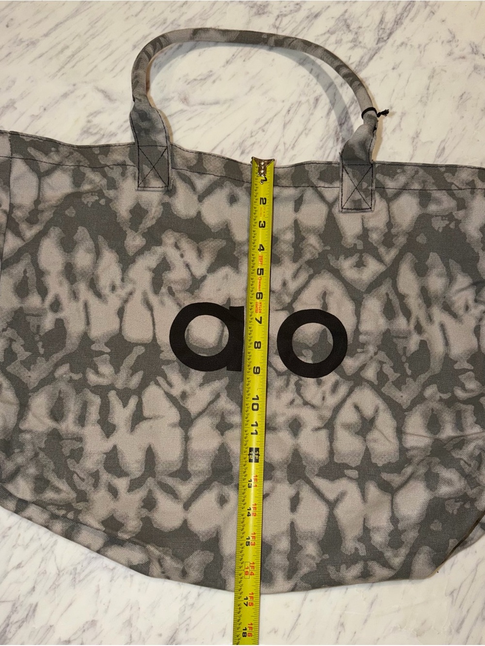 ALO Yoga Gray Tie-Dye Canvas Tote New - Picture 8 of 8